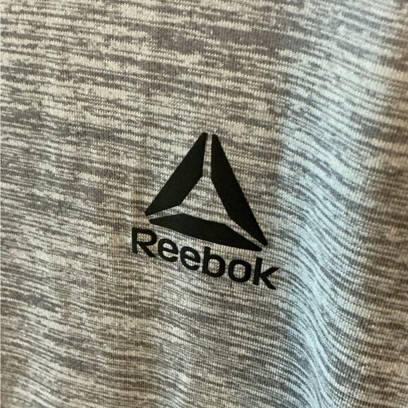 Reebok Men's Large Grey Heather Performance Tee Shirt 🏋️ - Picture 2 of 8